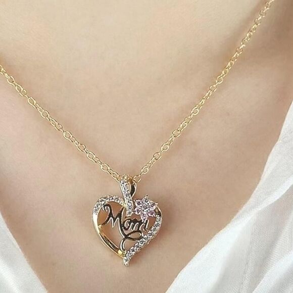 Elegant "MOM" Heart Shaped Pendant Necklace - Picture 8 of 9